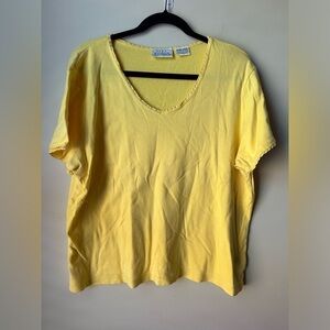 Vintage Basic Editions Womens Shirt Size XL Yellow Solid Short Sleeve V-Neck